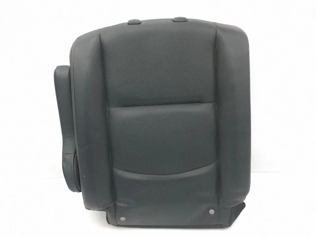 Rear seat – right