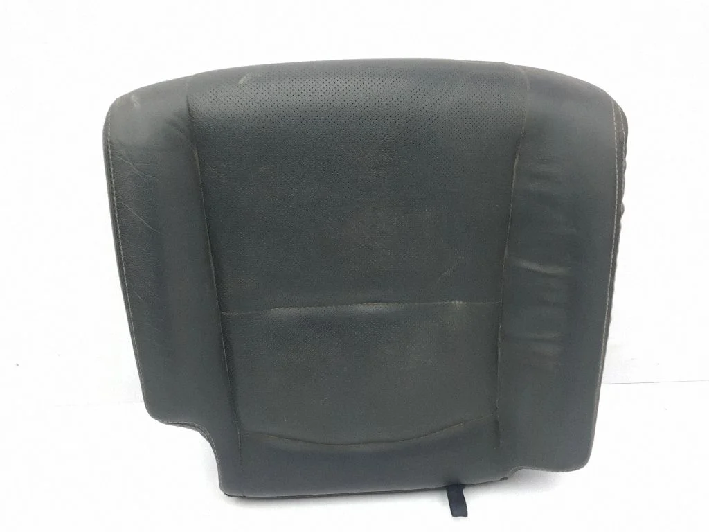 Rear seat – right