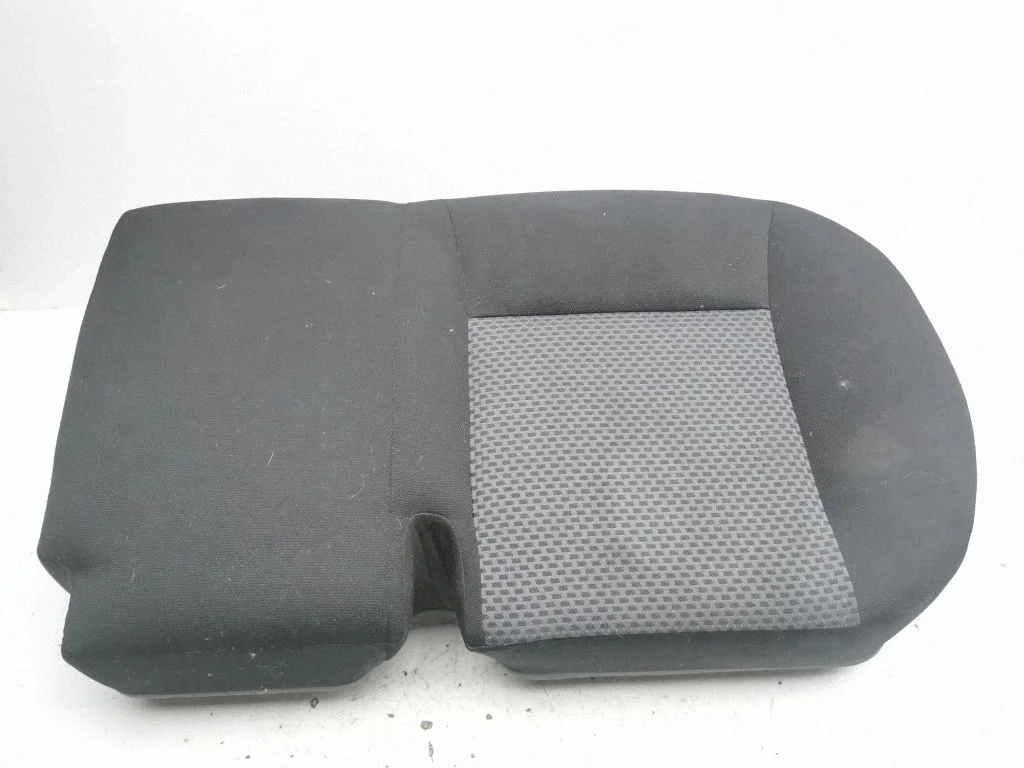 Rear seat – right