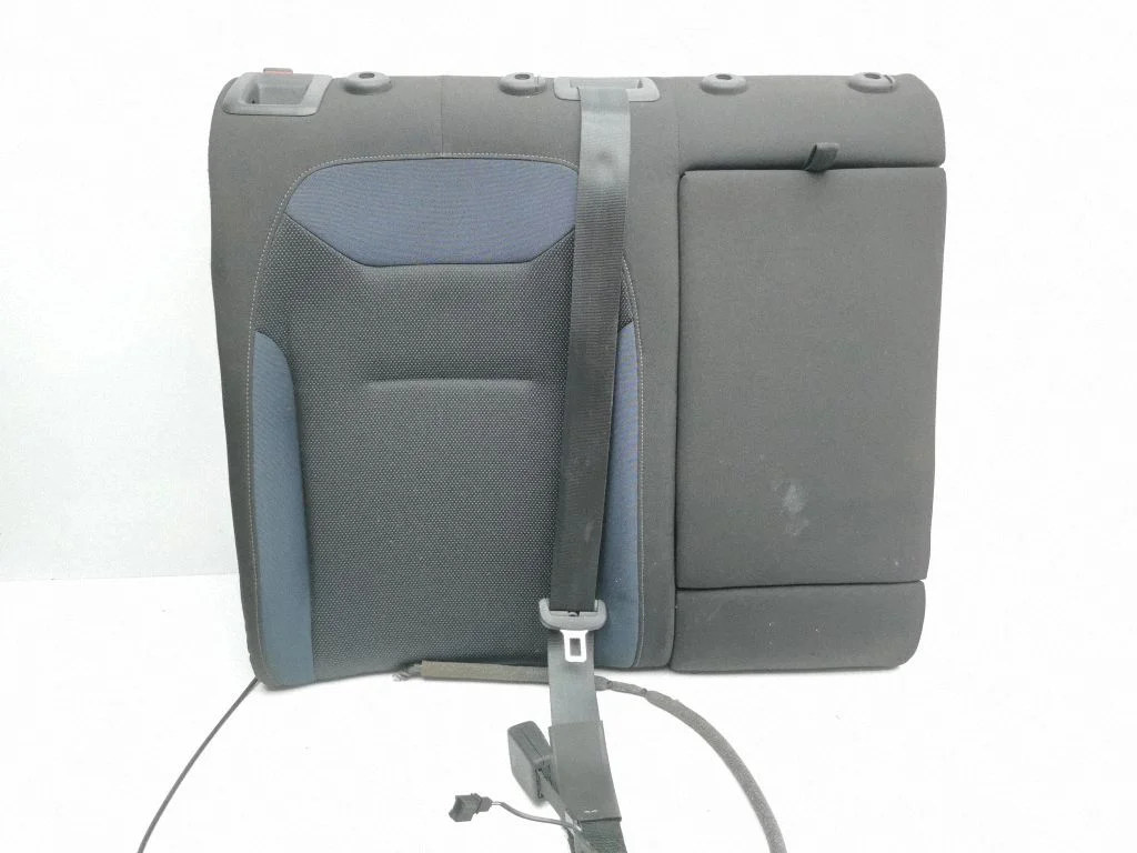 Rear seat – right