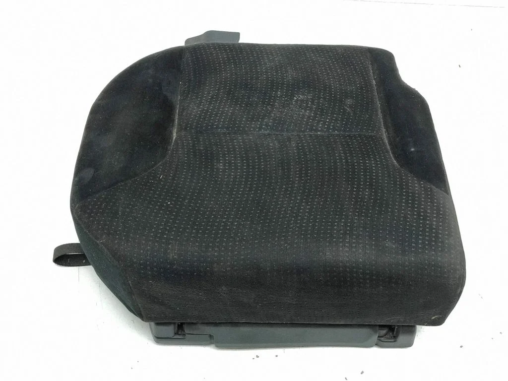 Rear seat – right