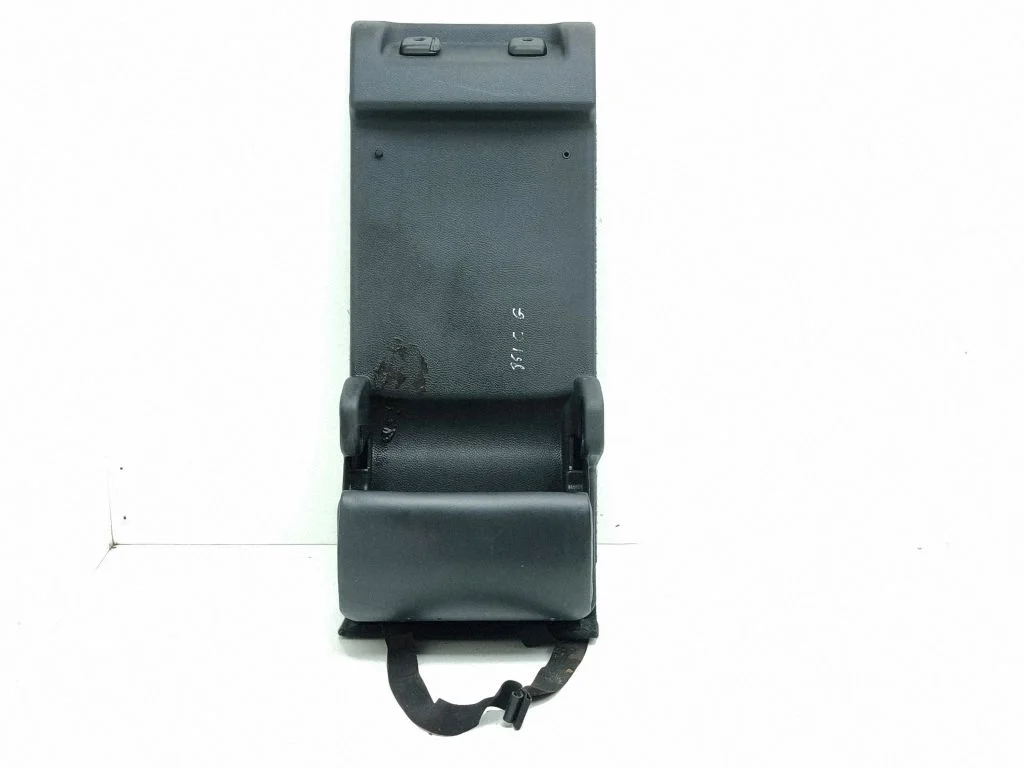 Rear seat – centre