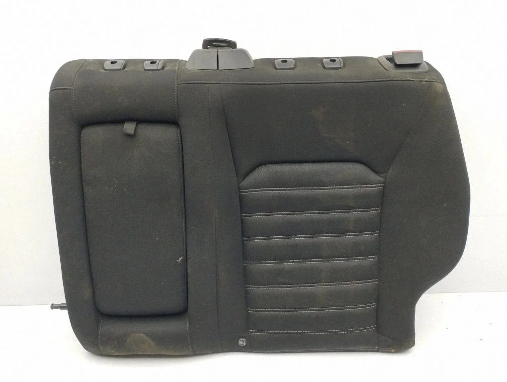 Rear seat – left