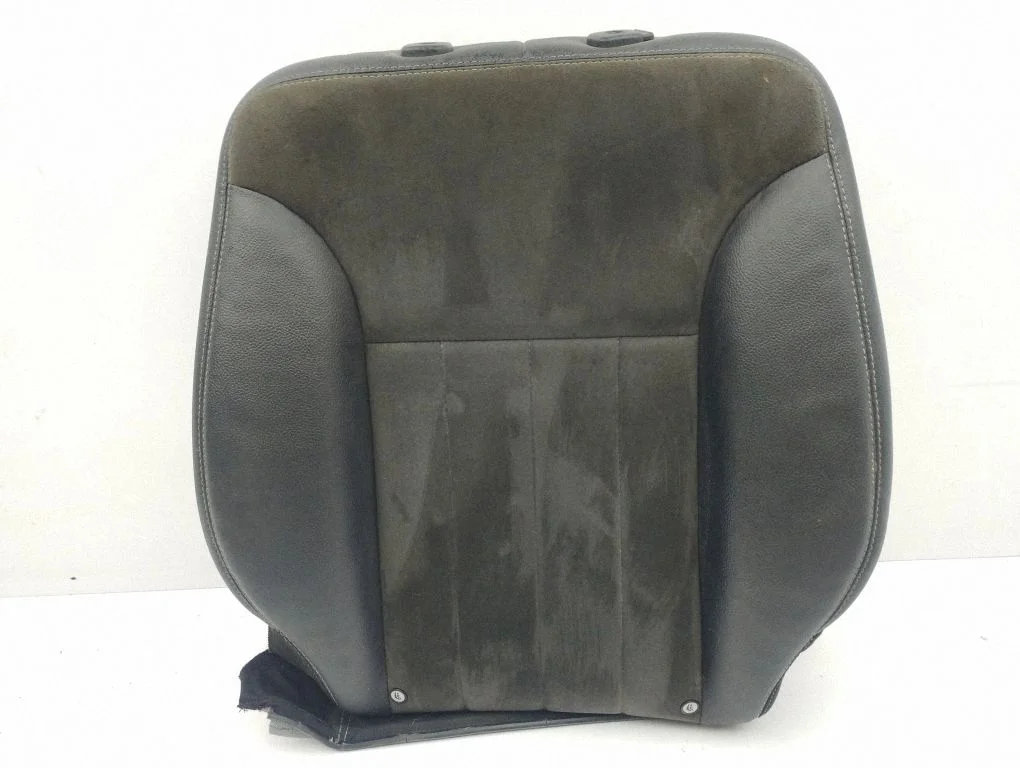 Rear seat – right