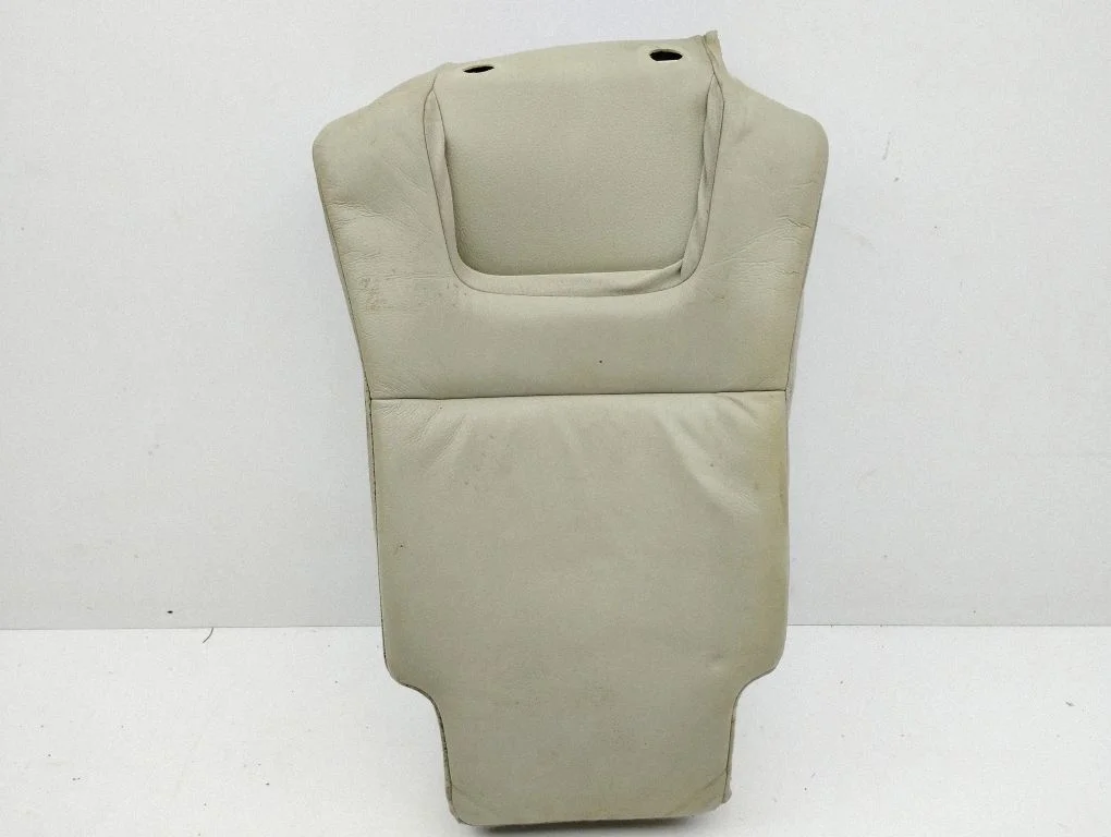 Rear seat – centre