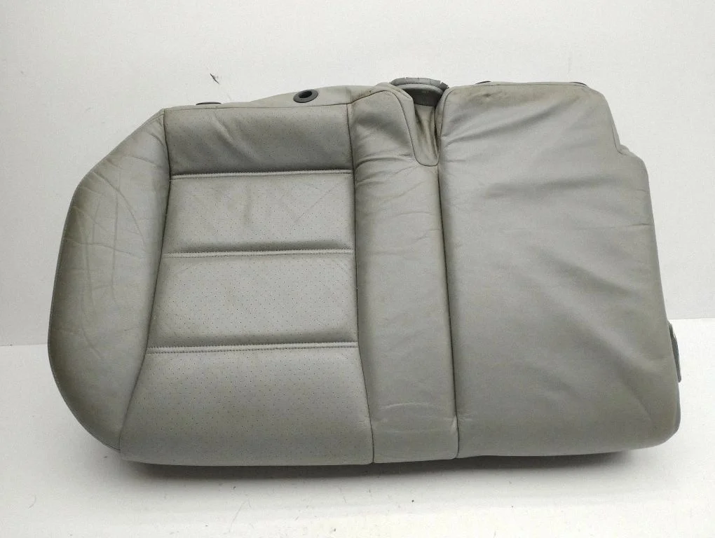 Rear seat – right