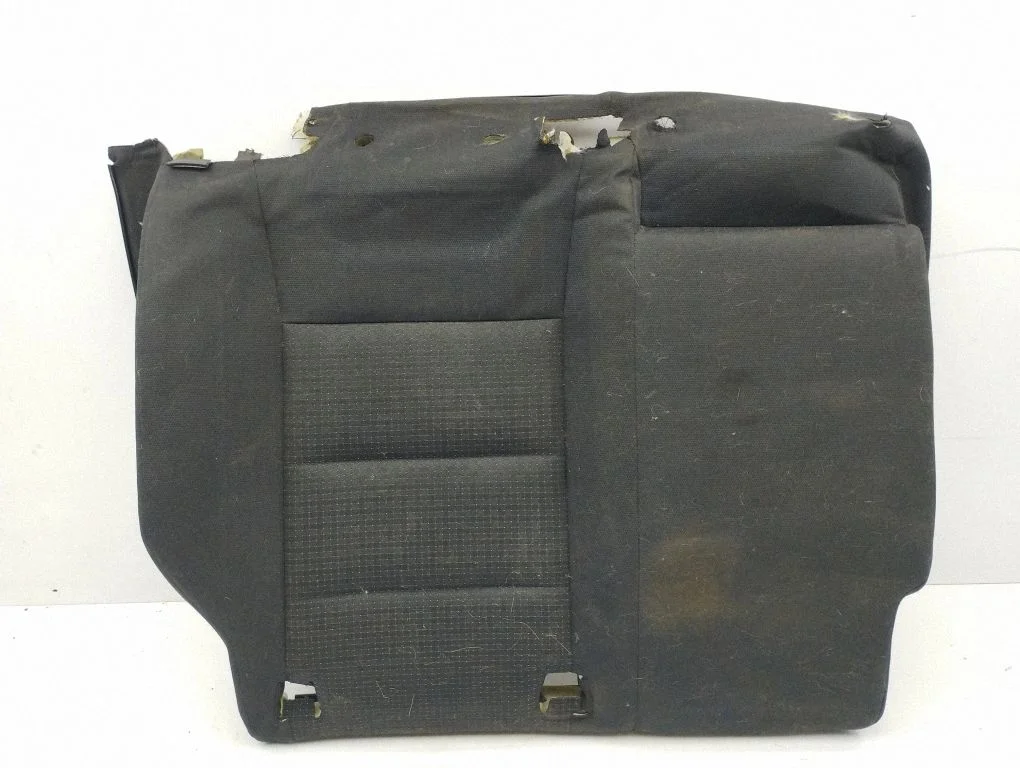 Rear seat – right