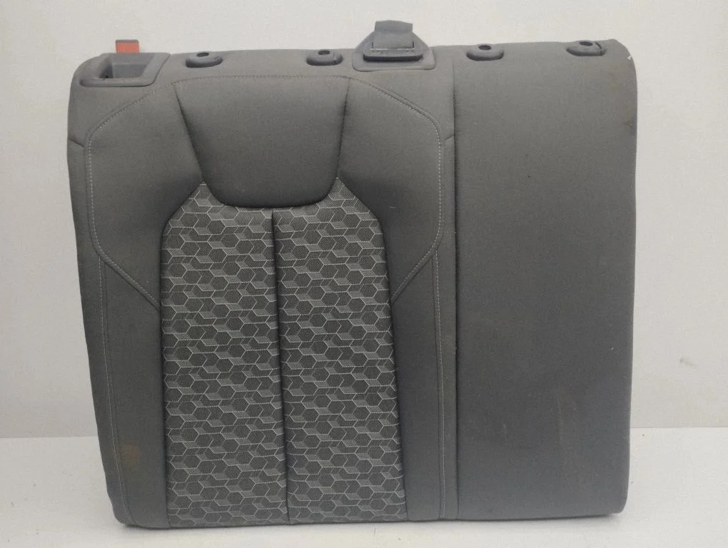 Rear seat – right