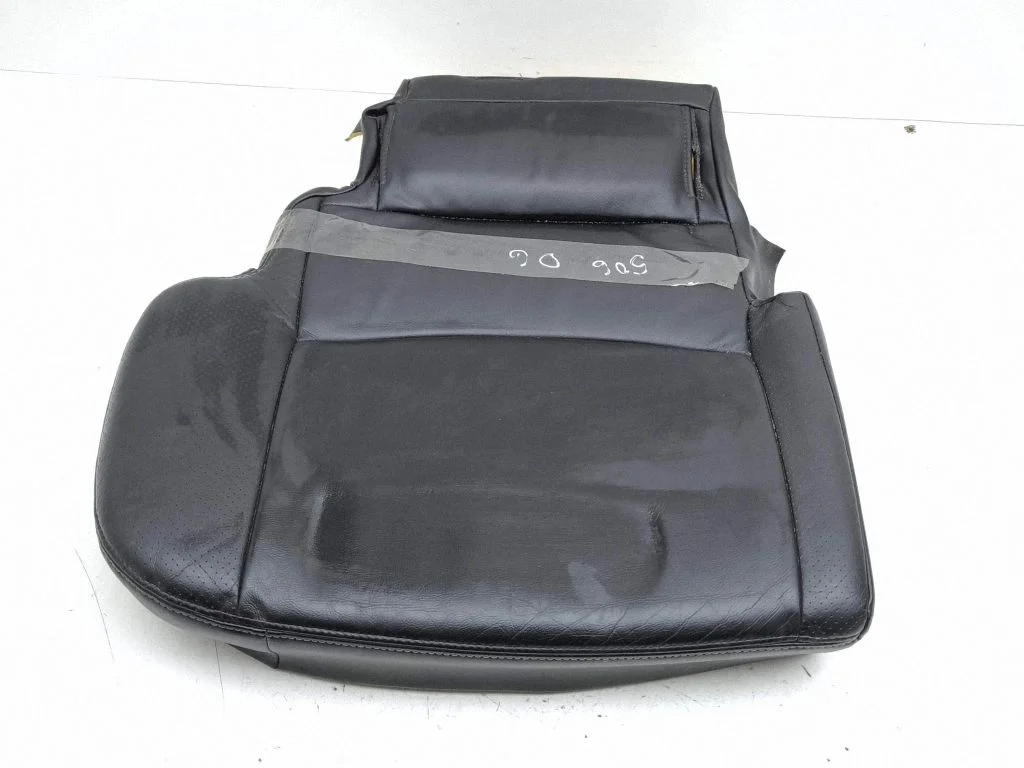 Rear seat – right
