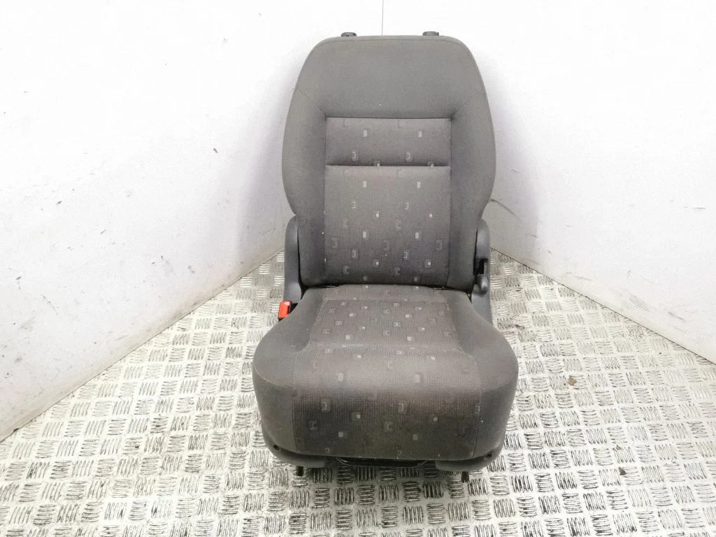 Rear seat – right