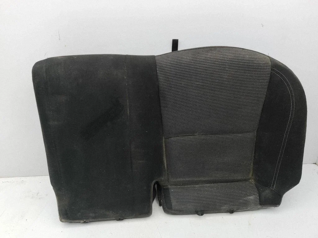 Rear seat – right