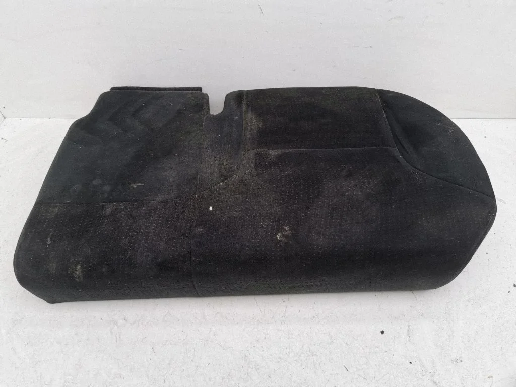 Rear seat – left