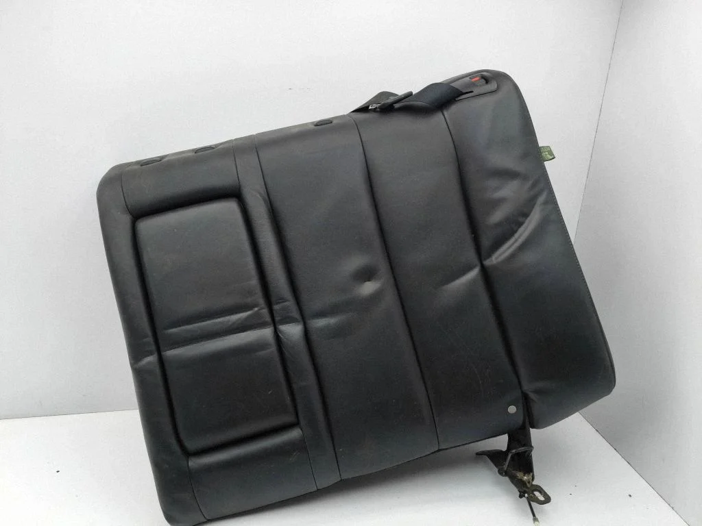 Rear seat – left