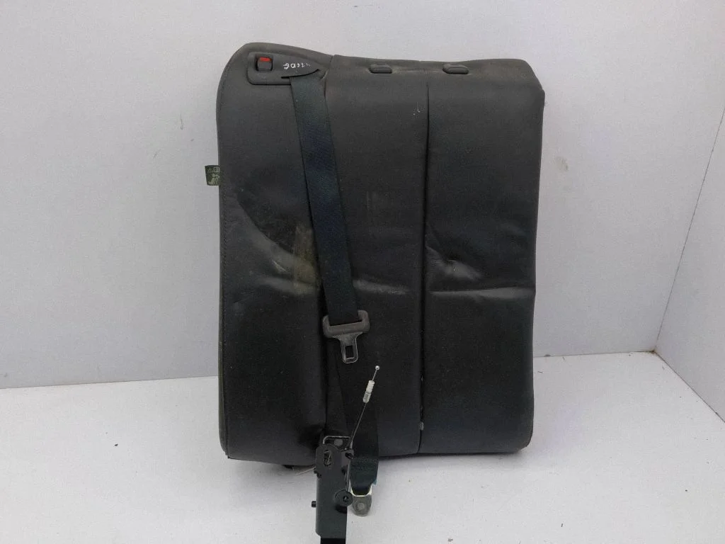 Rear seat – right