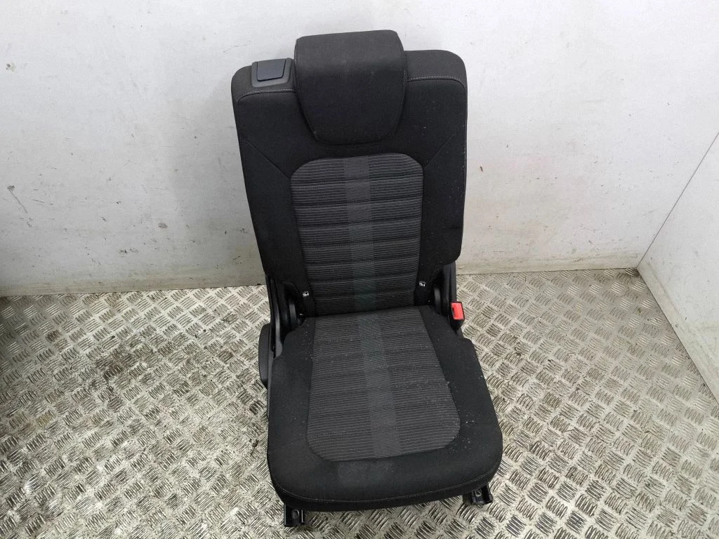Rear seat – right