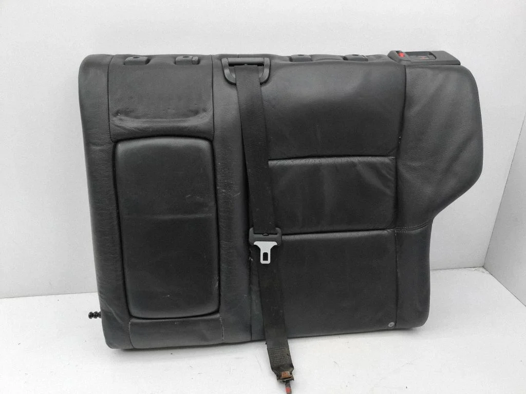 Rear seat – left