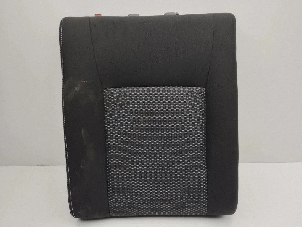 Rear seat – right