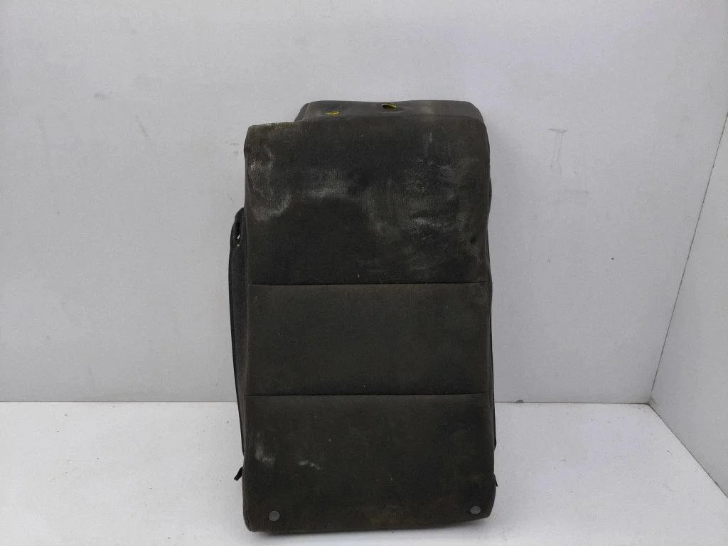Rear seat – right