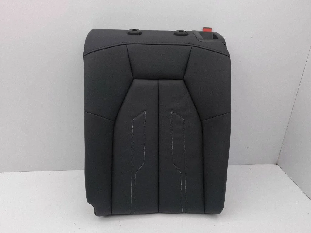 Rear seat – right