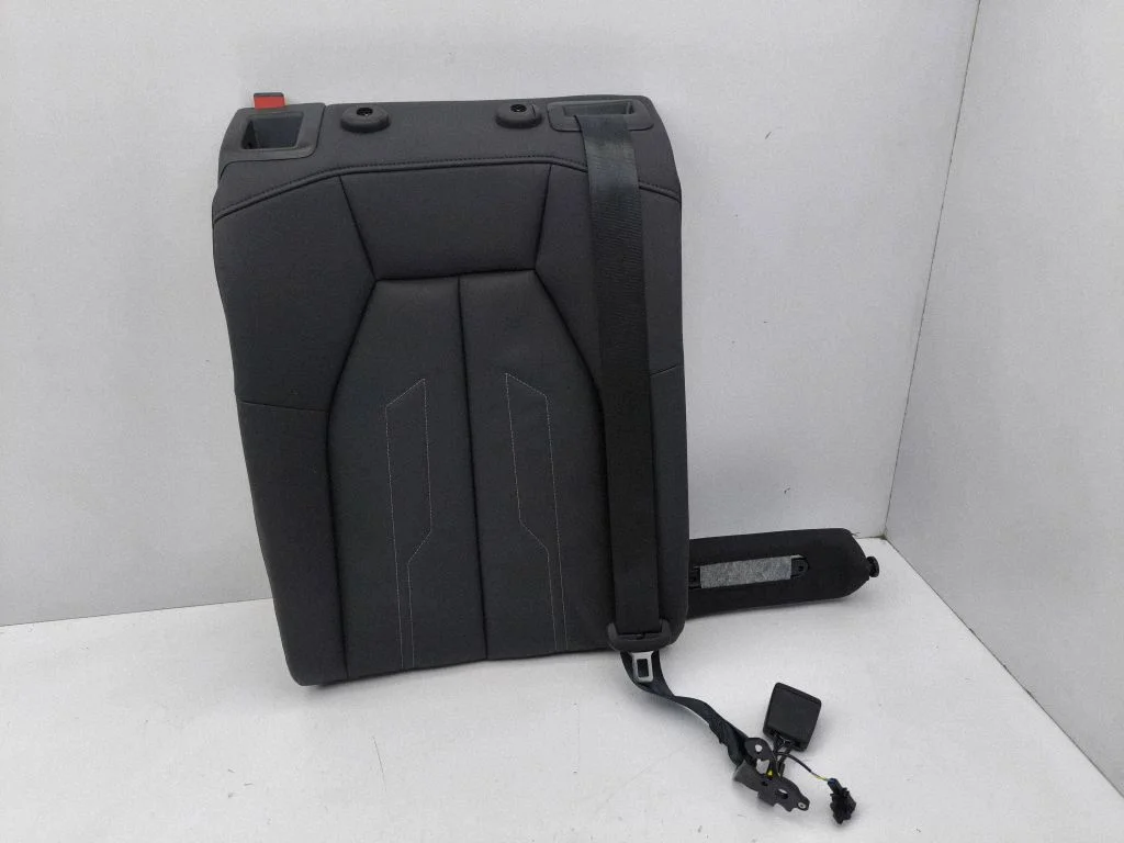 Rear seat – right