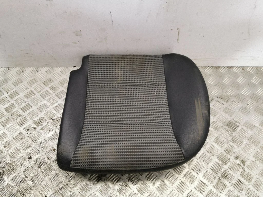 Rear seat – left