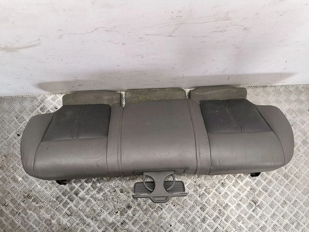 Rear seat – Jeep Grand Cherokee (WK) (2005-2010)