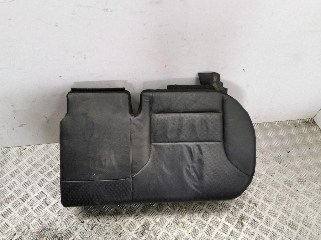 Rear seat – left