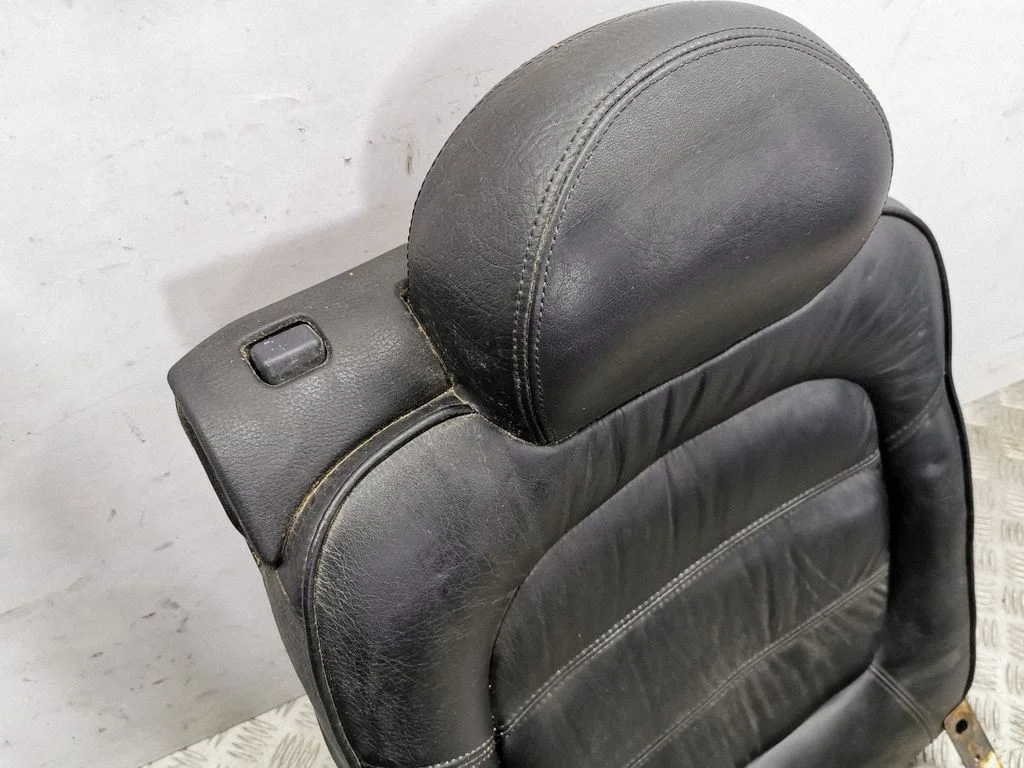 Rear seat – right