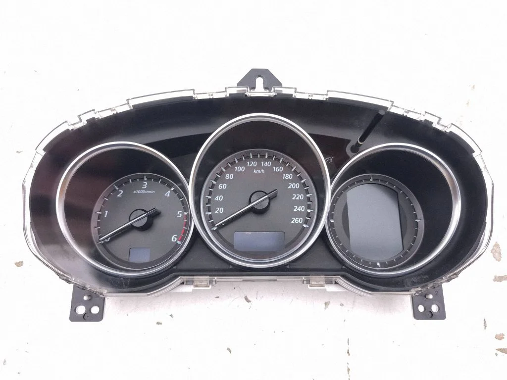Spidometrs (instrumentu panelis) – Mazda CX-5 (2012-2017)