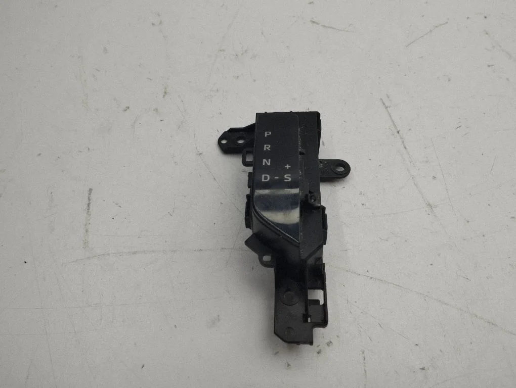 Gear shift selector indicator 76L819RH