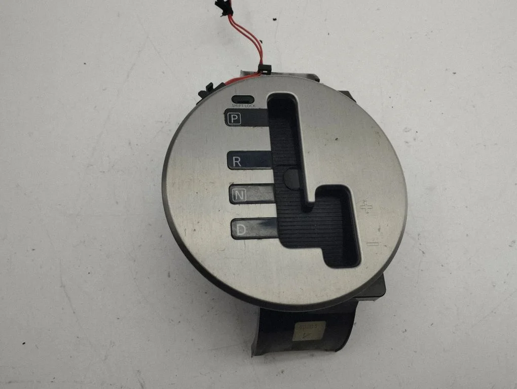 Gear shift selector indicator