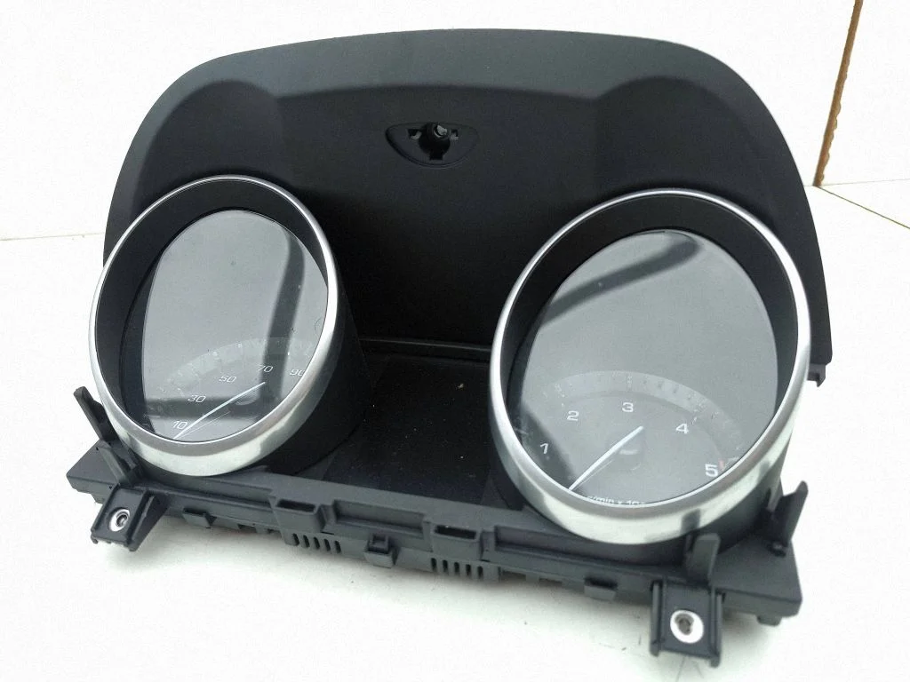 Speedometer (instrument cluster) BJ3210849BF