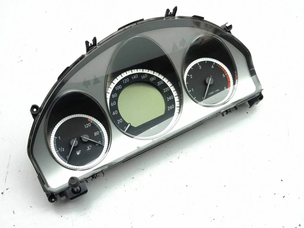 Spidometrs (instrumentu panelis) A2049002105