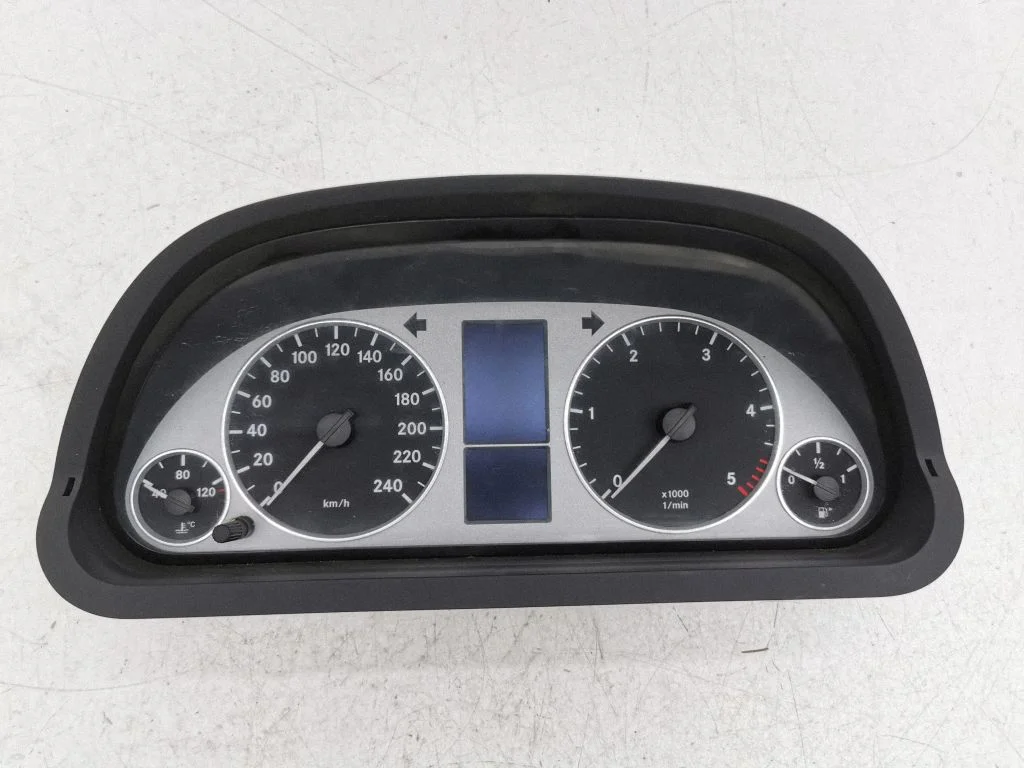 Speedometer (instrument cluster) A1695400948