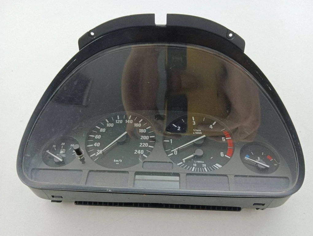 Speedometer (instrument cluster) 8381198