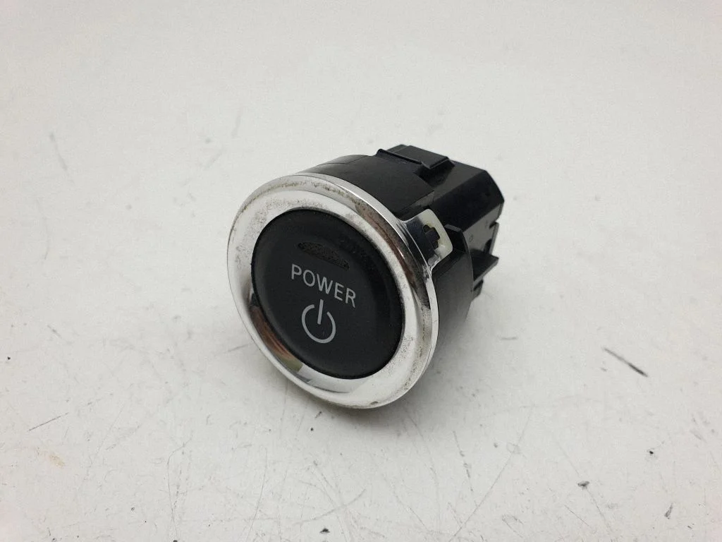 Motora iedarbināšanas poga (slēdzis) 8610A133