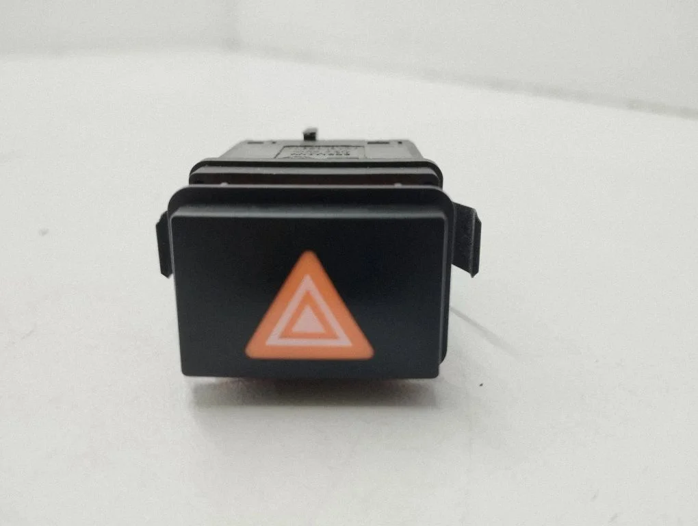 Włącznik świateł awaryjnych 7L5953235A