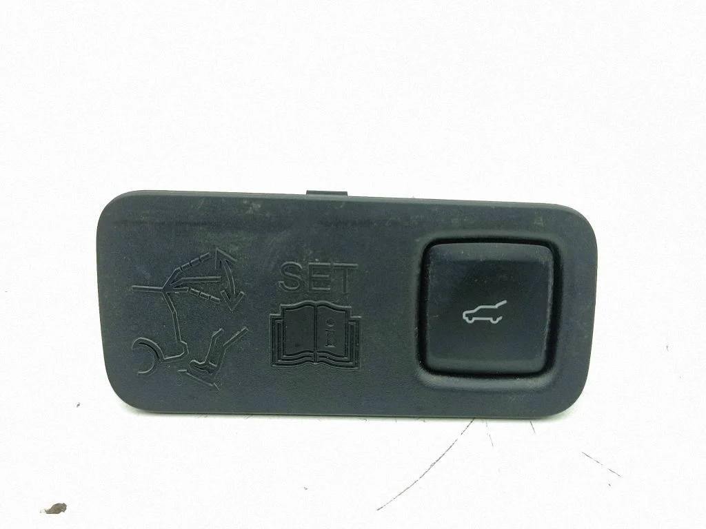 Tailgate/boot open switch button LJ8BR40726CB
