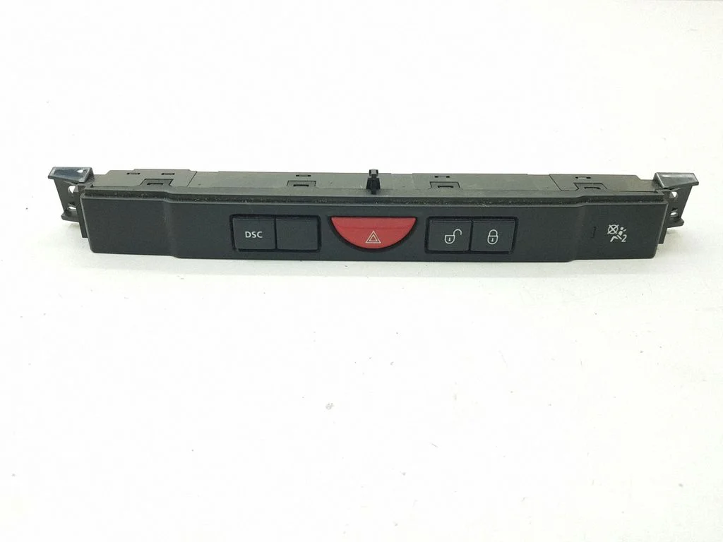 Hazard light switch YUL501350