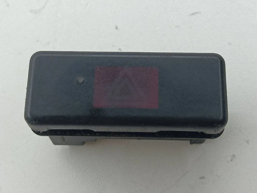 Hazard light switch – BMW 5 Series E39 (1996-2003)