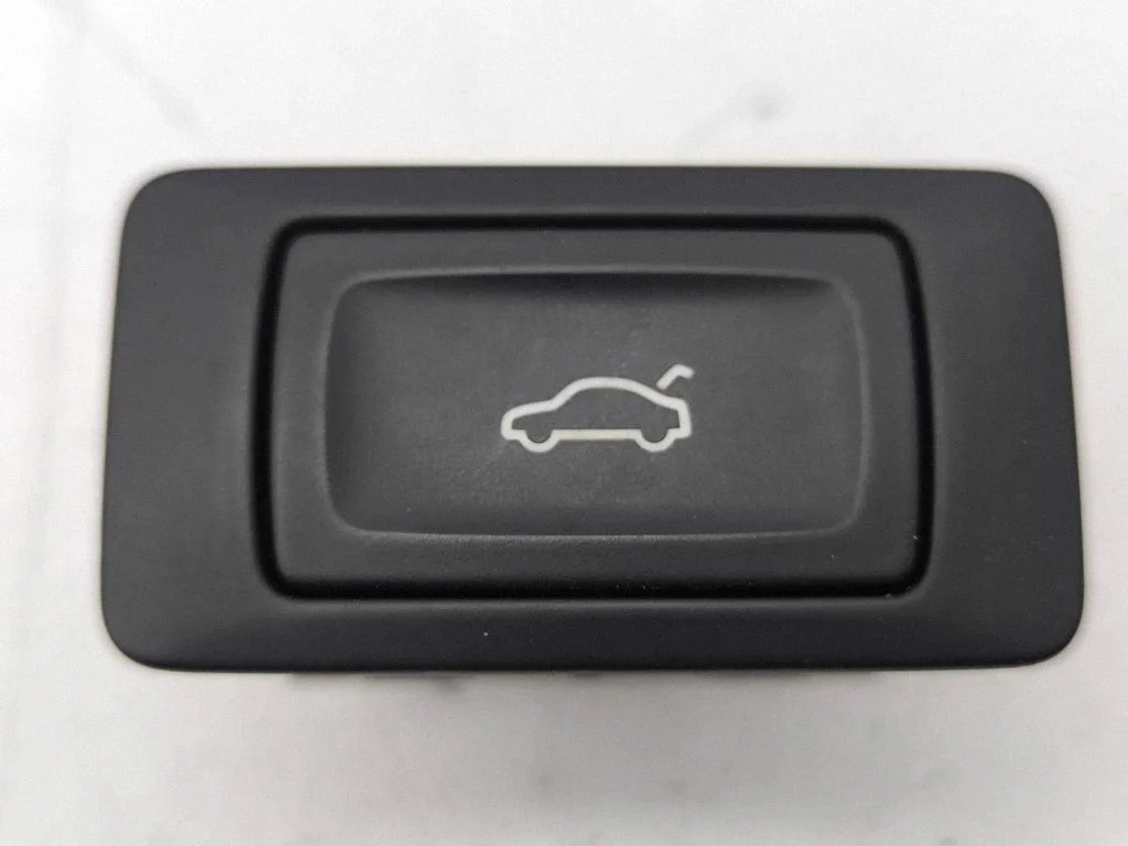 Tailgate/boot open switch button – Audi A7 S7 4G (2011-2017)