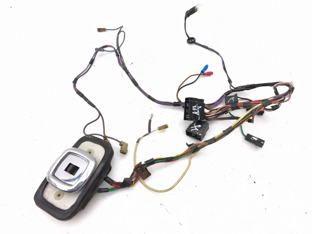 Electric window control switch – Rolls-Royce Silver Spur (1980-1998), rear left