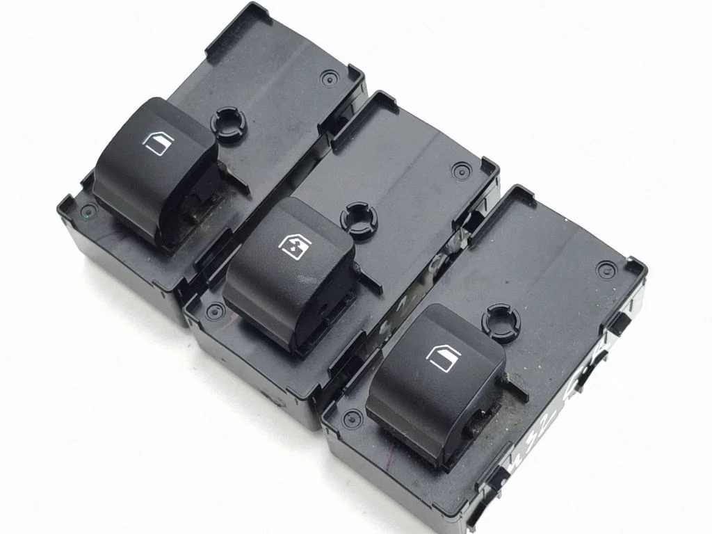 Elektrisko logu slēdzis 93581AB0004X