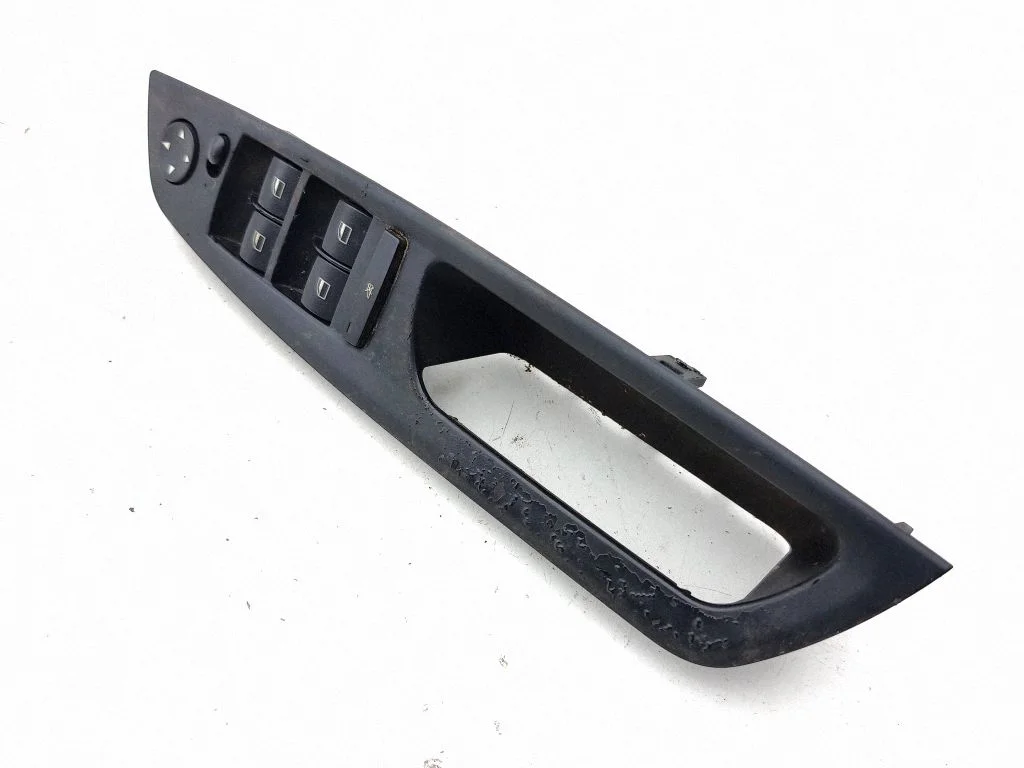 Electric window control switch 9122120