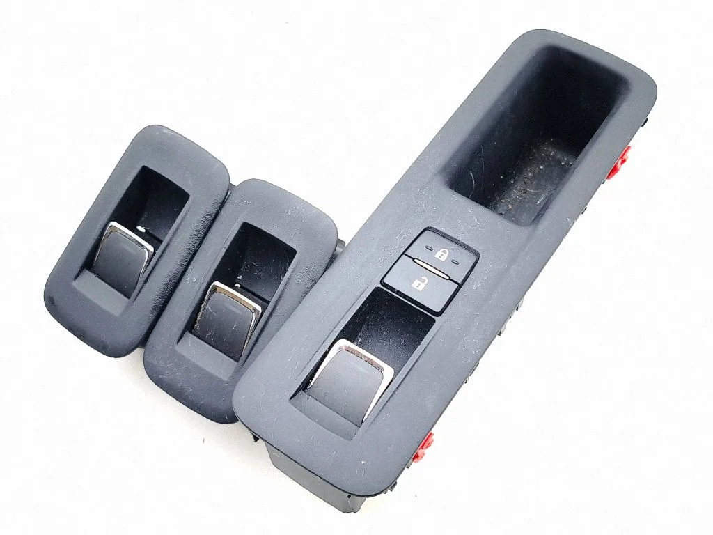 Electric window control switch 7423248180
