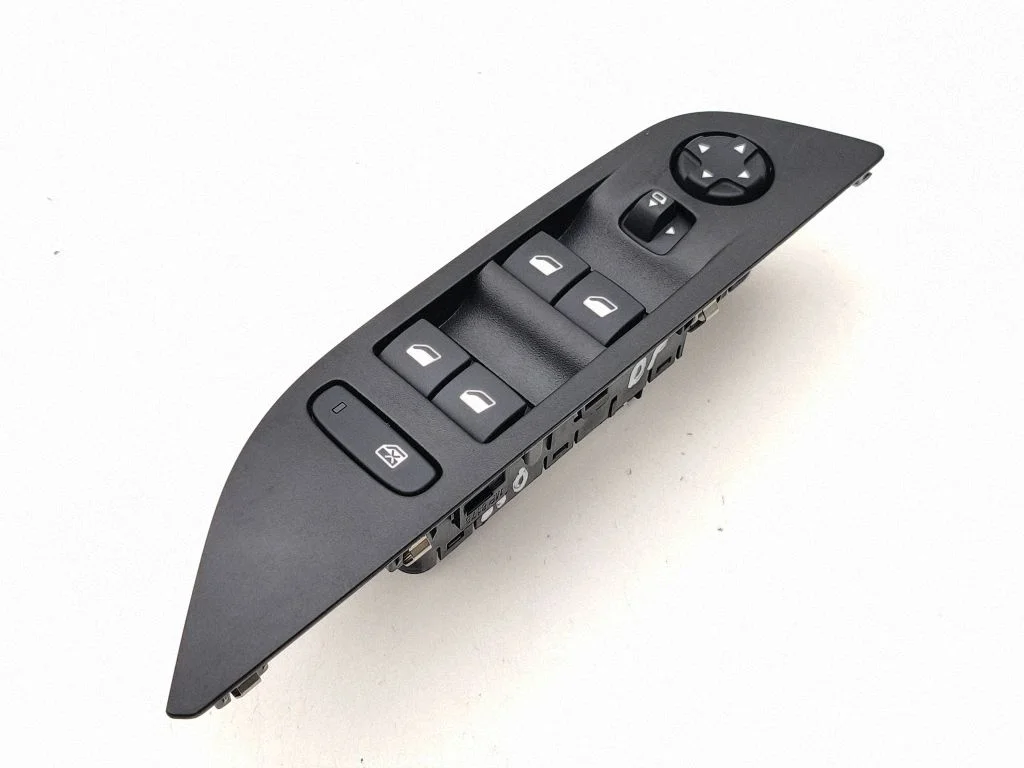 Electric window control switch A007M102