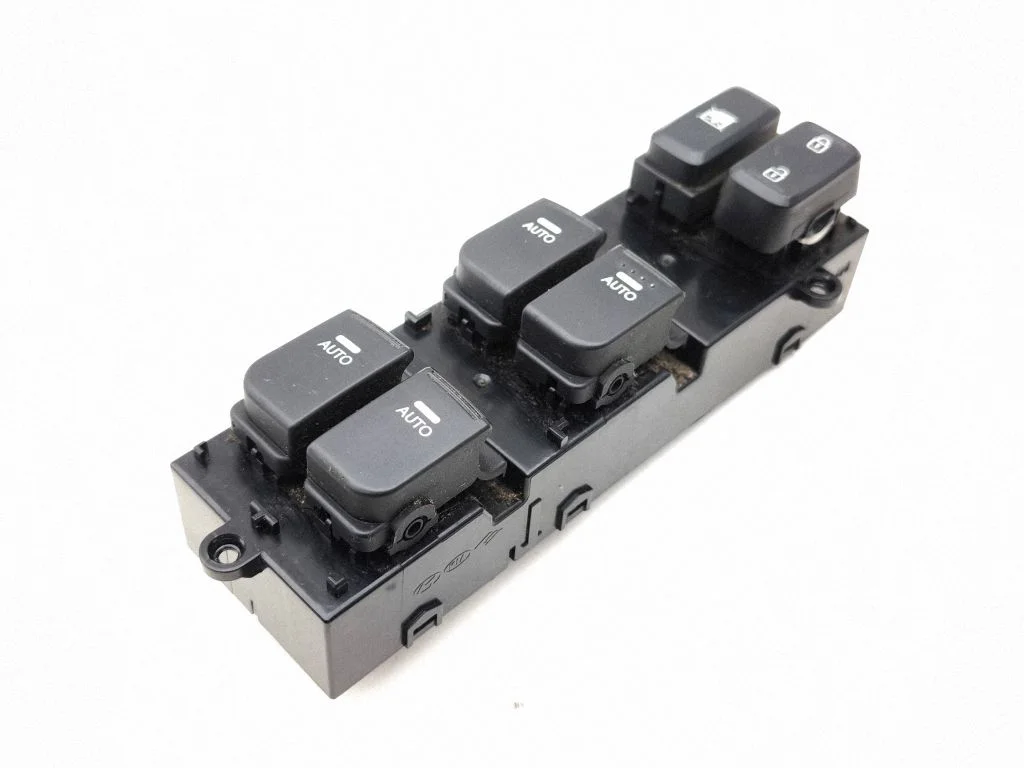 Electric window control switch 935702T920