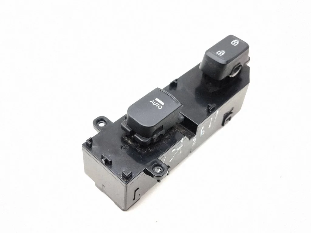 Electric window control switch 935752T010