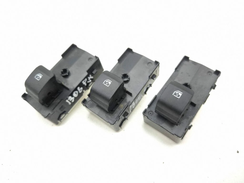 Electric window control switch 93581N70504X