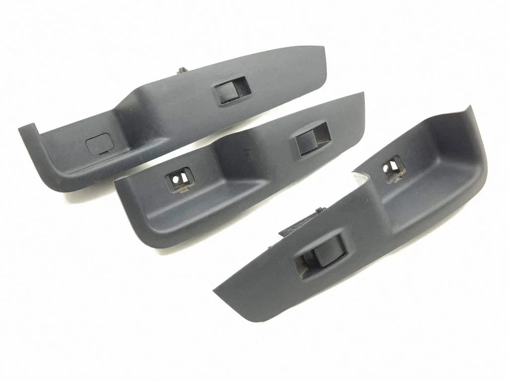 Electric window control switch MR587944